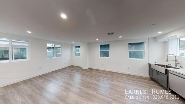 Building Photo - 2219 1/2 W Court St-
