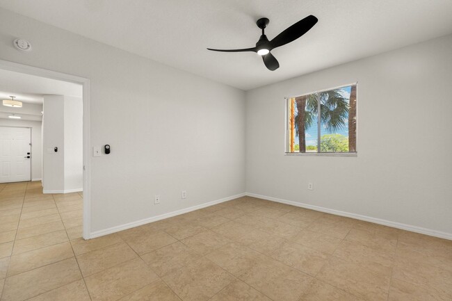 Building Photo - 6401 Aragon Way