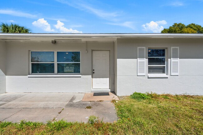 Building Photo - 480 Falmouth Ave