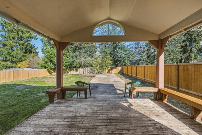 Building Photo - Move in Ready now! 3 bed 2.5ba - Olympia School District