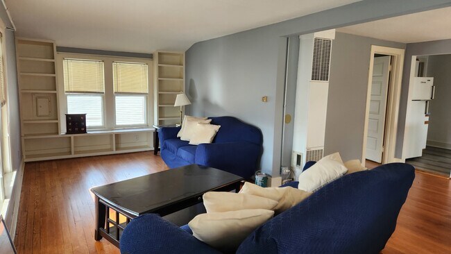 Building Photo - 228 S Church St