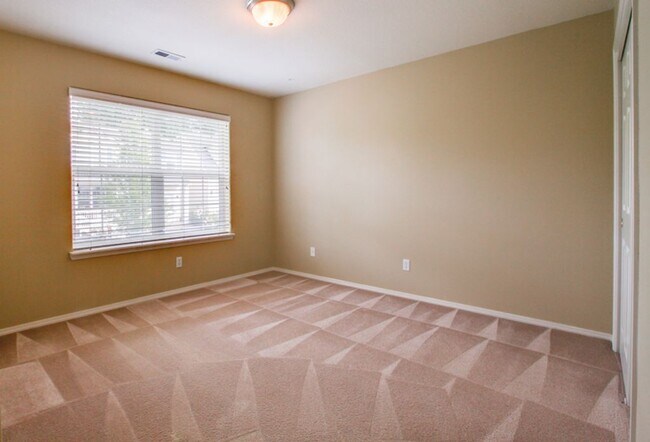 Building Photo - 10918 SW Adele Dr