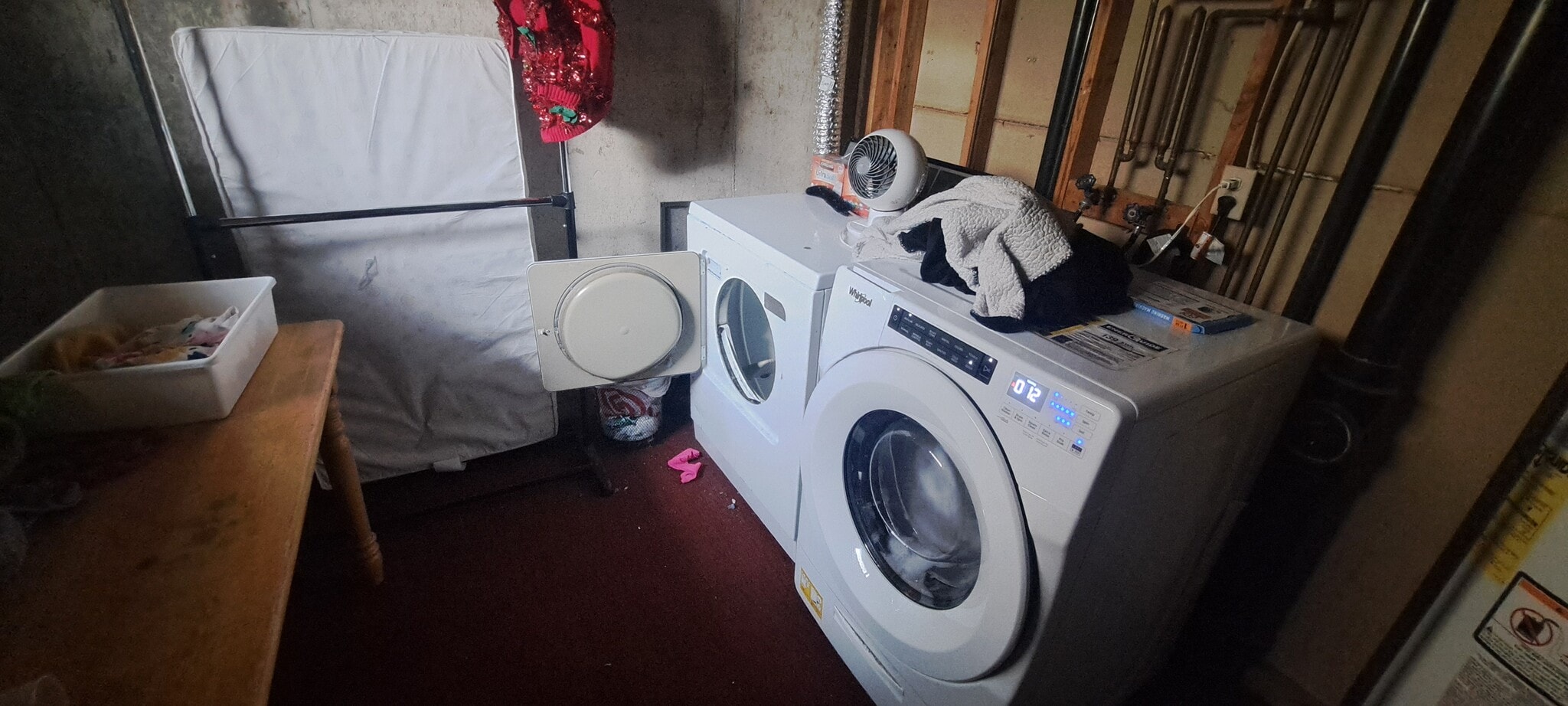 Laundry room - 2611 Clive St