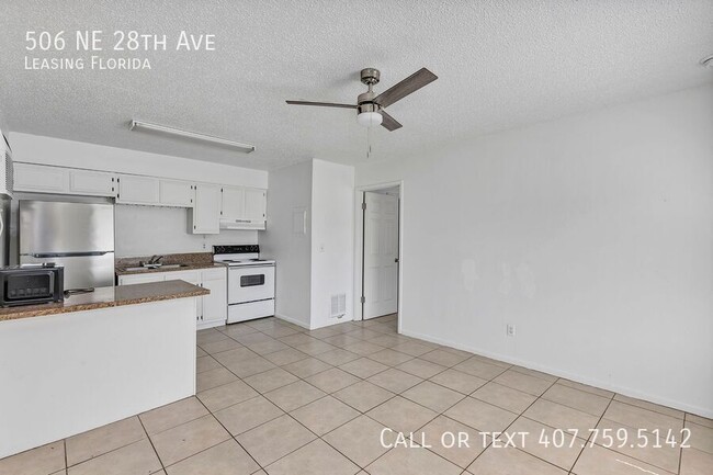 Building Photo - 506 NE 28th Ave