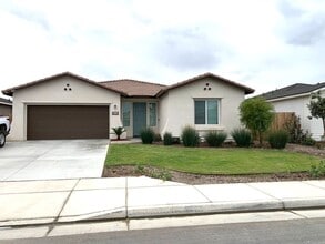 Building Photo - Beautiful Nearer Home in SE Bakersfield W/...