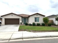 Building Photo - Beautiful Nearer Home in SE Bakersfield W/...