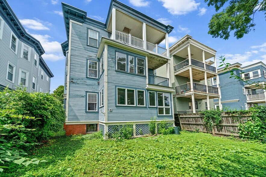 Building Photo - 108 Trowbridge St