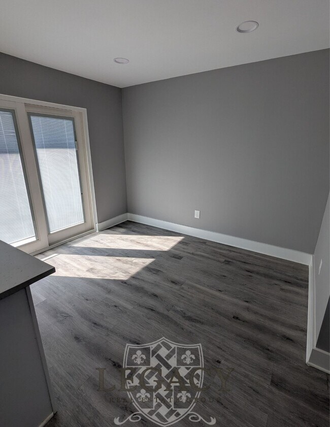 Building Photo - 408 Huntington Ridge Dr