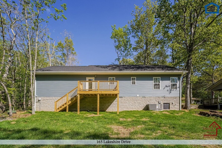 Building Photo - 165 Lakeshire Dr
