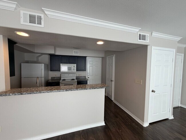 Building Photo - 2543 Pascal Ct