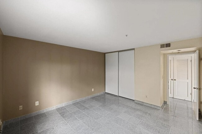 Building Photo - 230 Pheasant Ridge Rd