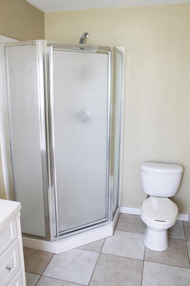 Building Photo - 8617 Olivera St