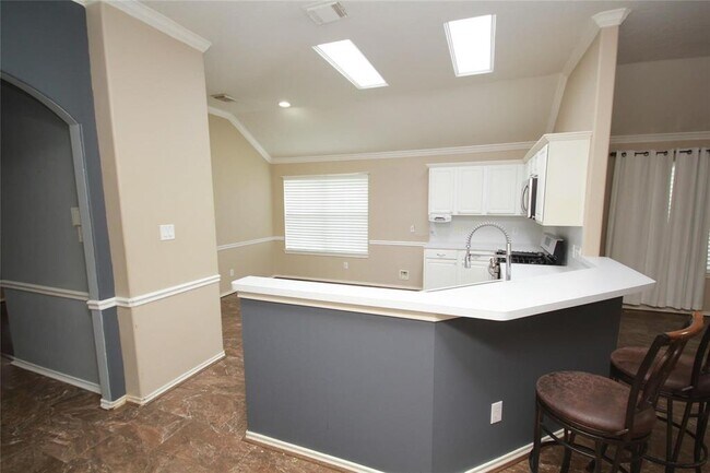 Building Photo - 3051 Glenthorpe Ln