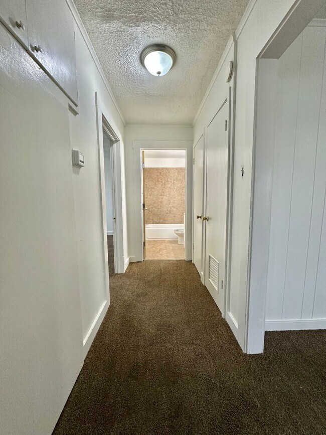 Building Photo - COMING SOON!!! -  Spacious 3-Bedroom Home Available to Lease!