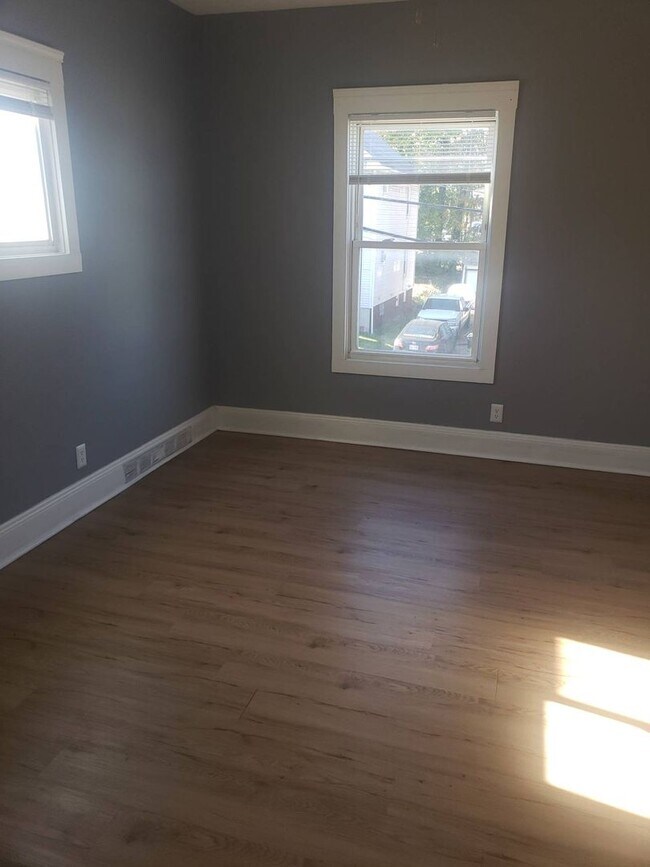 Building Photo - 3483 W 63rd St