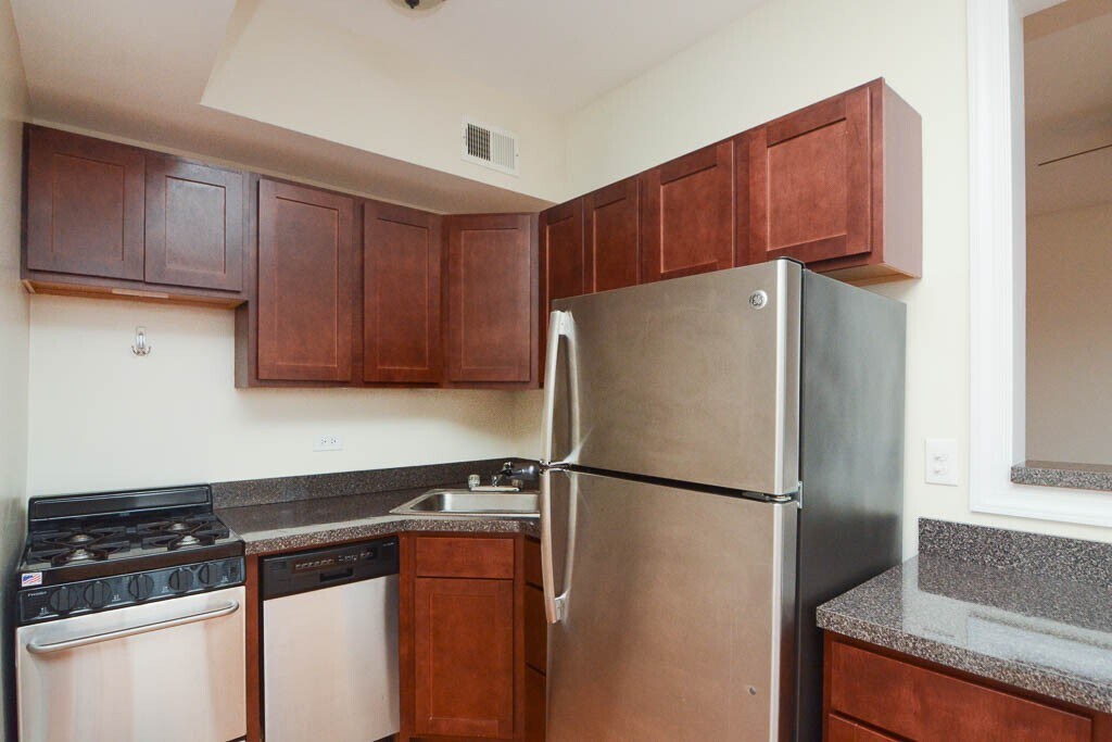 Building Photo - 366 Park Ave