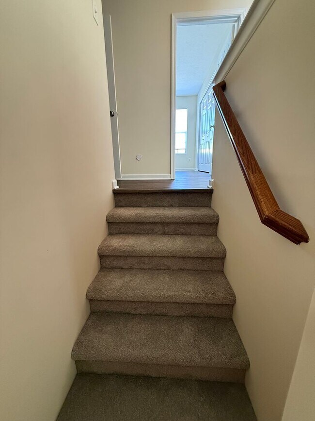 Building Photo - Charming 3 Bedroom 2.5 Bath townhome in Powell