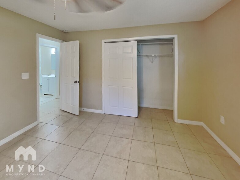 Building Photo - 5547 Golden Nugget Dr