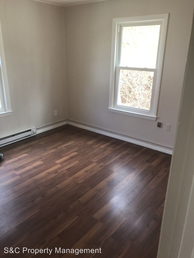 Building Photo - 2 br, 1 bath Apartment - 166 Hall Hill Road