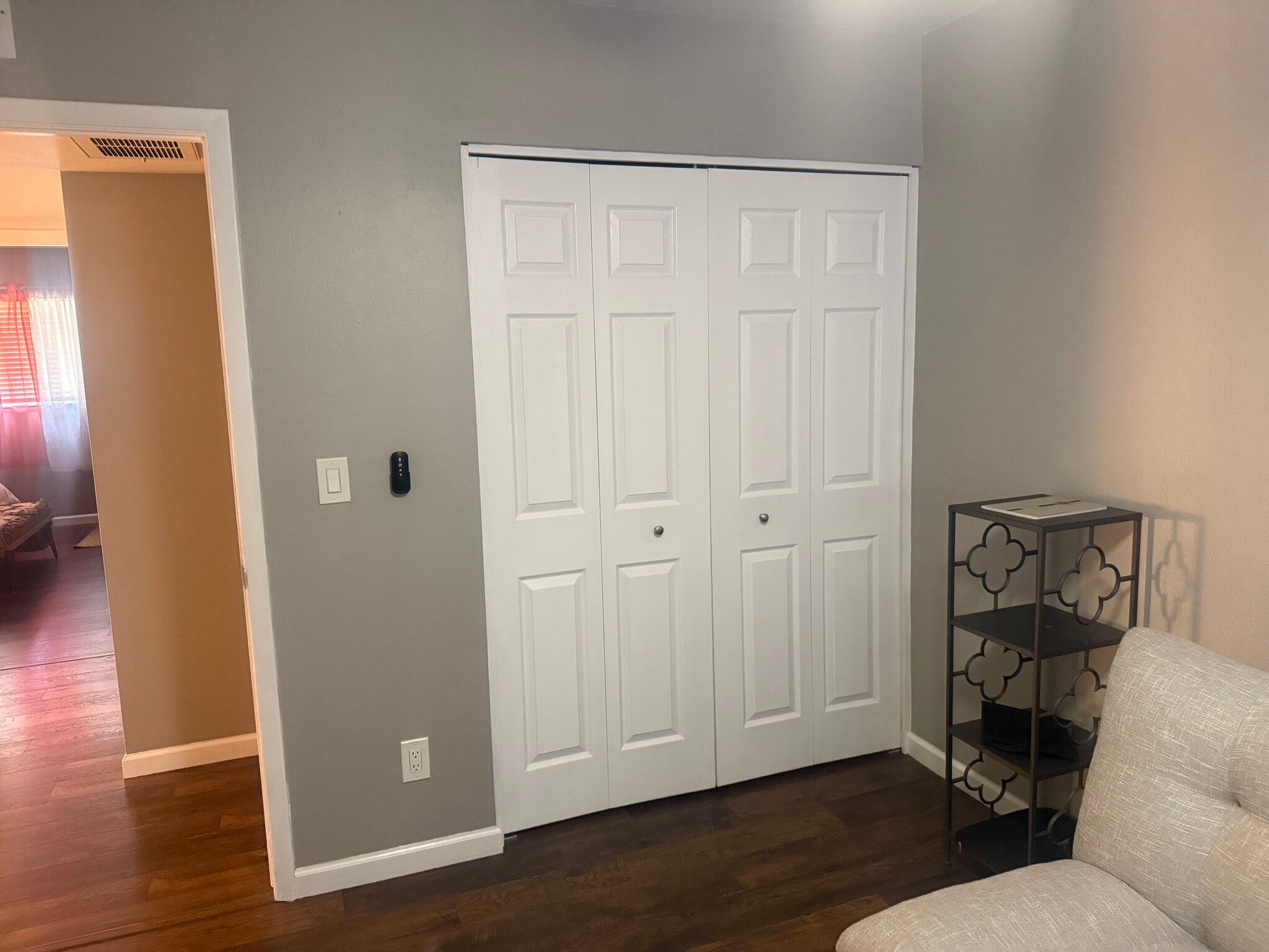 closet in den/bedroom - 2936 E Clarendon Ave