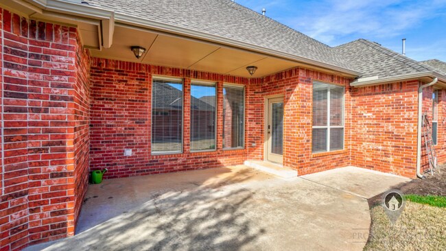 Building Photo - Versatile Deer Creek Corner-Lot Home | 3 Bedrooms, 3.5 Baths + 2 Flex Rooms for Offices, Studies,...