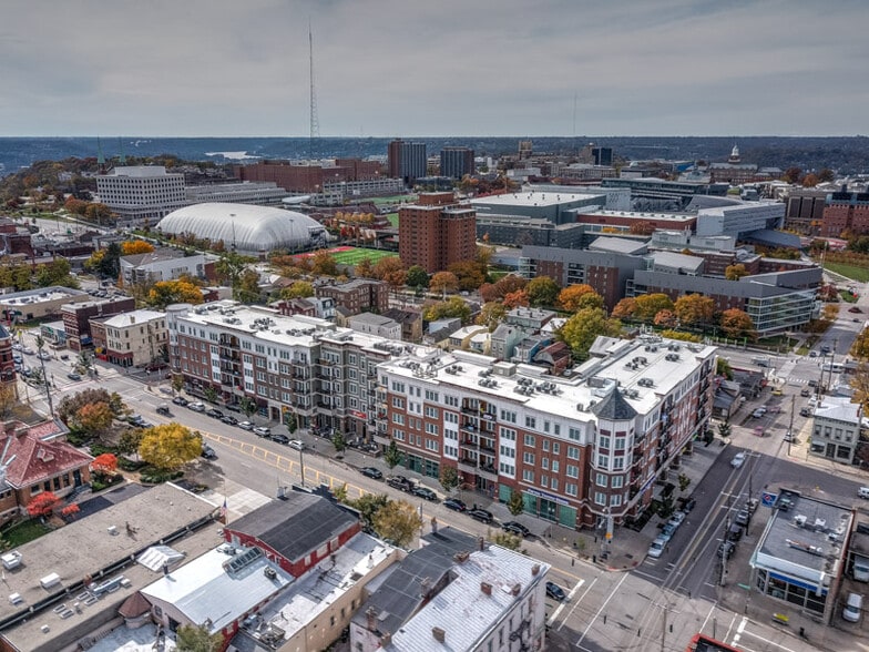 Building Photo - Views On Vine