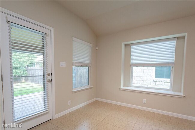 Building Photo - 11604 Yeadon Way