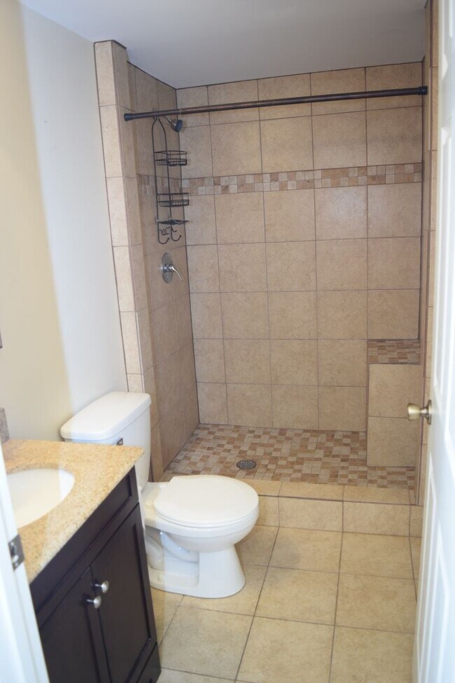 Building Photo - Spacious 3-Bedroom, 3-Bath Home with Bonus Room in a Quiet Neighborhood! NO PETS