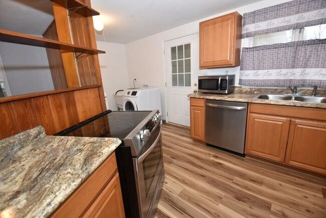Building Photo - East side of South Bend 3 bedroom, 1.5 bat...