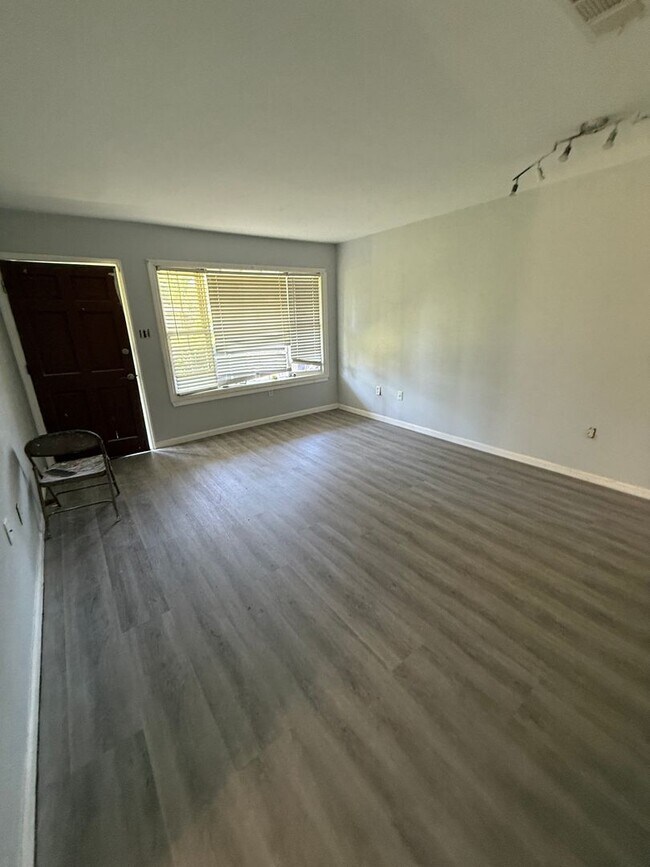 Building Photo - 7467 Glenetta Ct