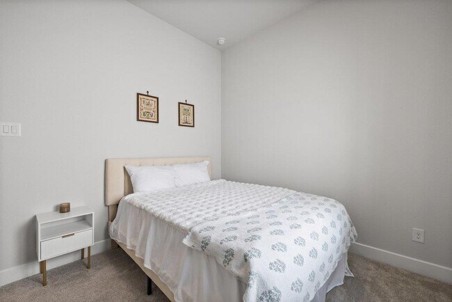 Building Photo - 8408 Grenadier Dr