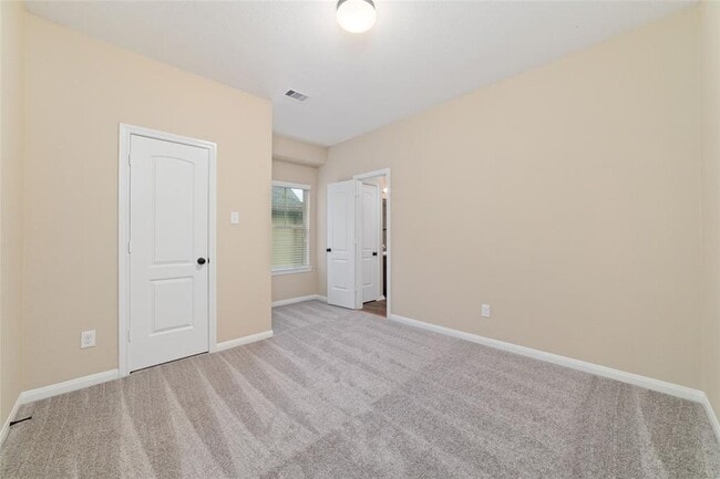 Building Photo - 9 Cheswood Manor Drive