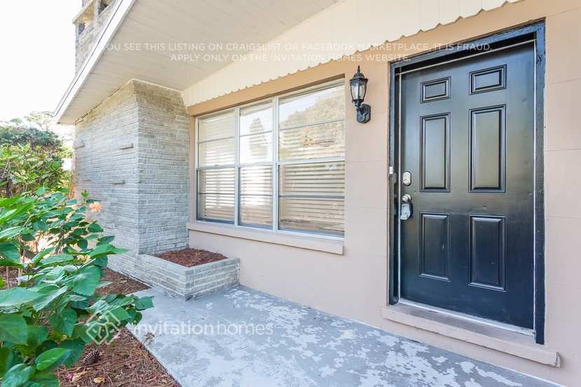 Building Photo - 4315 19th Ave W