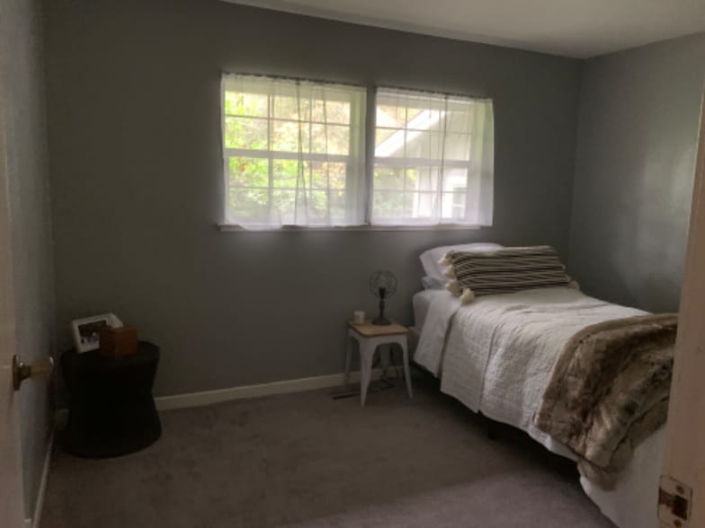 Building Photo - 0000 Overlook Dr