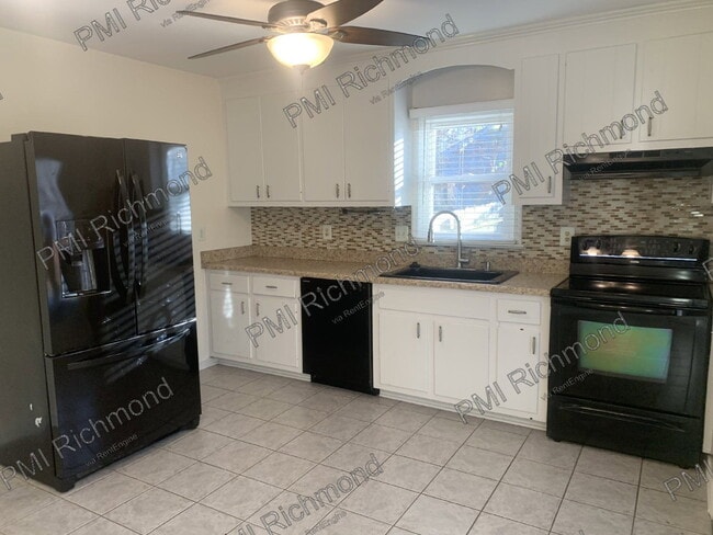 Building Photo - 5100 King Cotton Ln