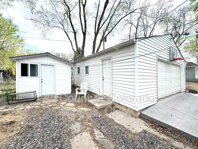 Building Photo - 1021 Norwood Ave