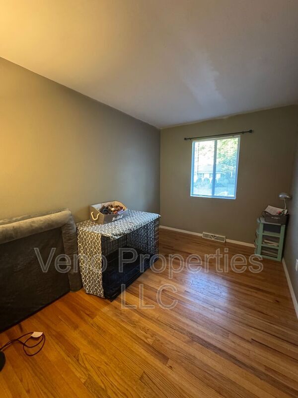Building Photo - 13 Orenda Spring Dr