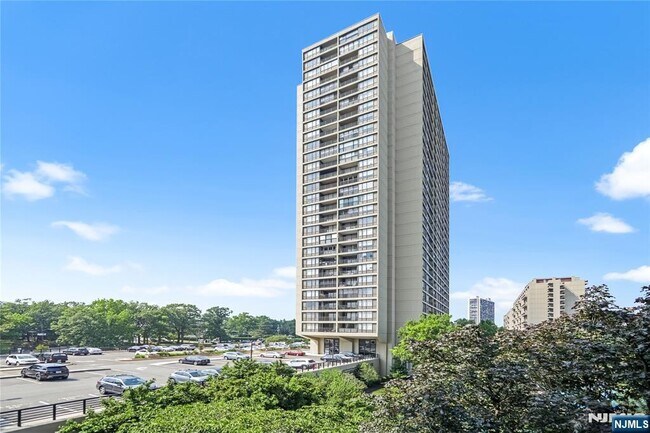 Building Photo - 5 Horizon Rd