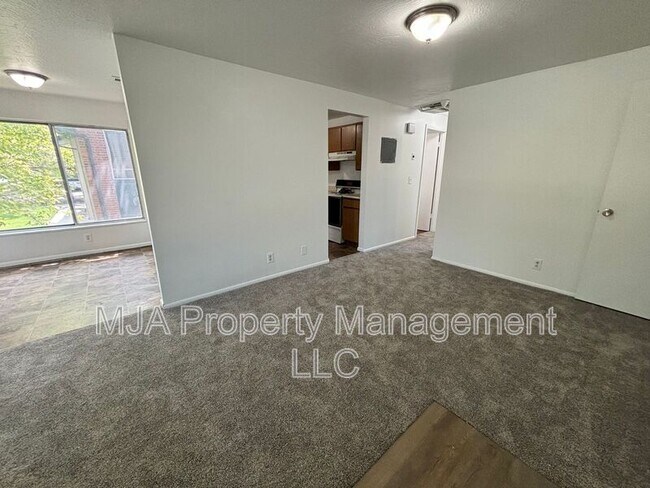 Building Photo - 4642 S Arlington Park Dr