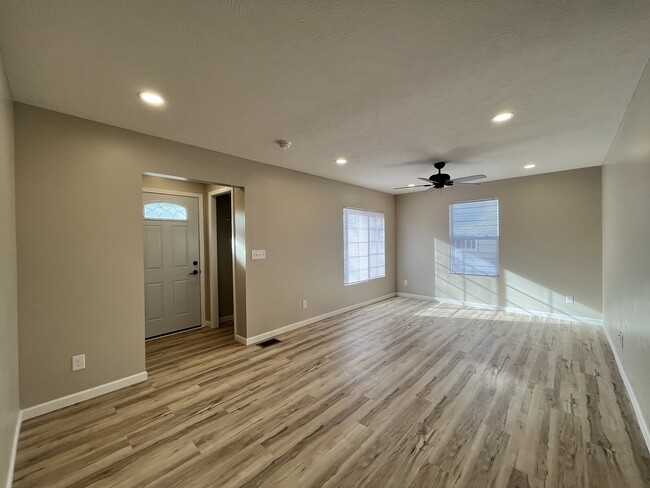Building Photo - 7019 N 33rd St