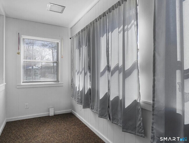 Building Photo - 87 Colony St