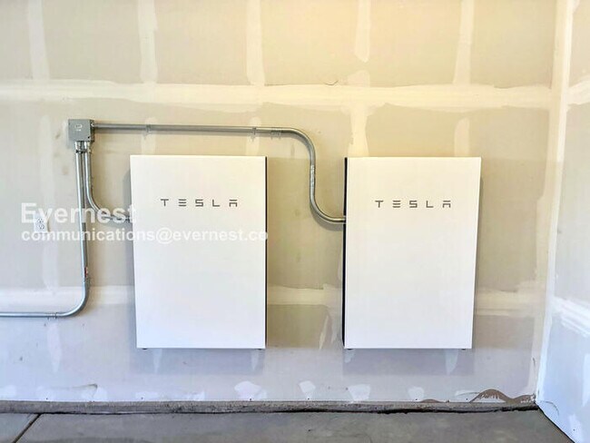 Building Photo - 740 Columbia St