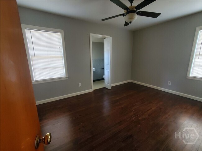 Building Photo - 2261 Mason Dr