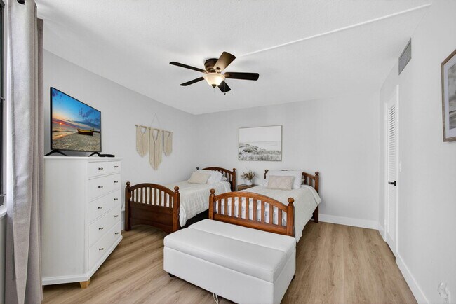 Building Photo - 2800 N Ocean Dr
