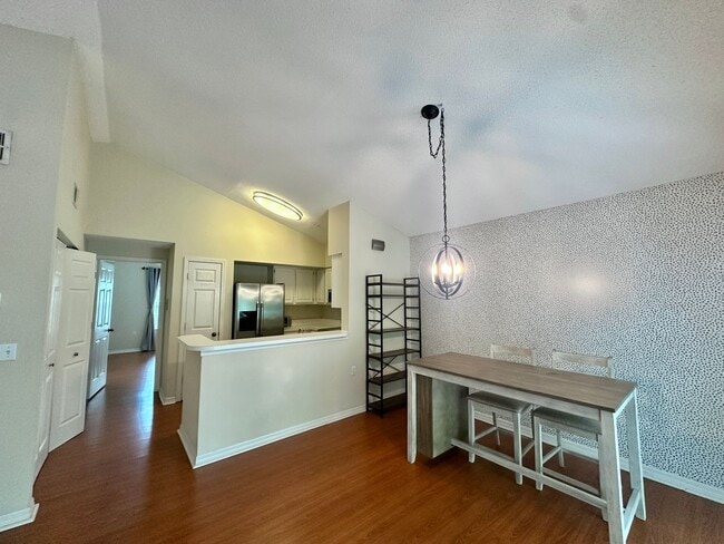 Building Photo - Charming 1-Bedroom Loft-Style Condo in The...