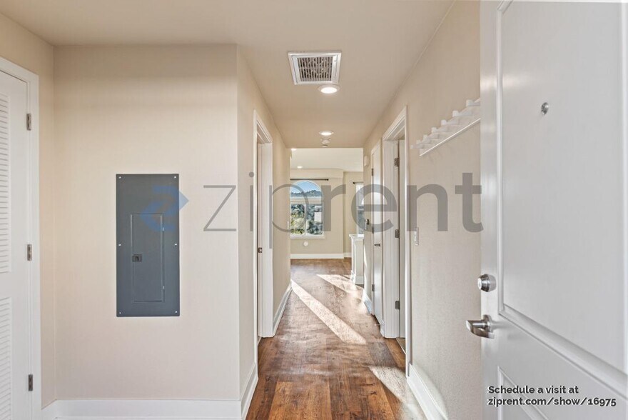 Building Photo - 1048 Monroe St