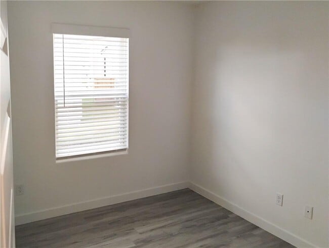 Building Photo - 951 Reading RR Ln