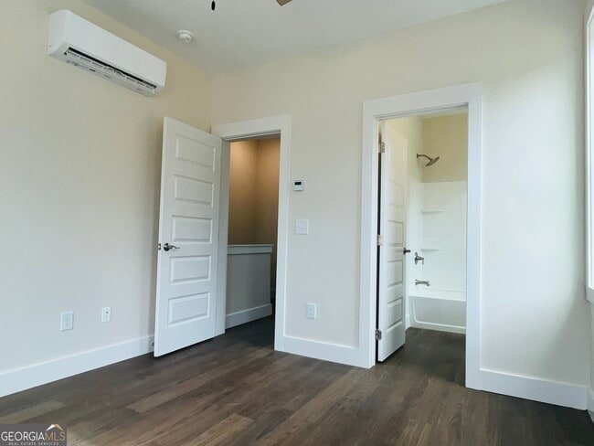 Building Photo - 101 Gardenia Ln