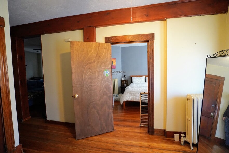 Building Photo - 15 Sumner St