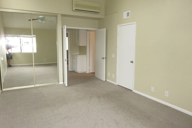 Building Photo - Townhome for Rent — La Jolla Village, South Point Community